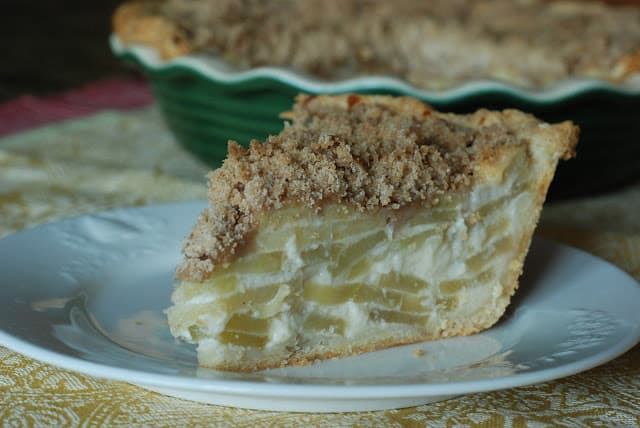 apple sour cream pie slice
