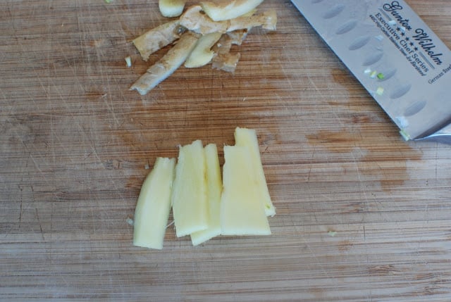 Sliced fresh ginger