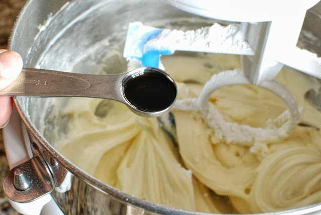 Vanilla added to cream cheese icing