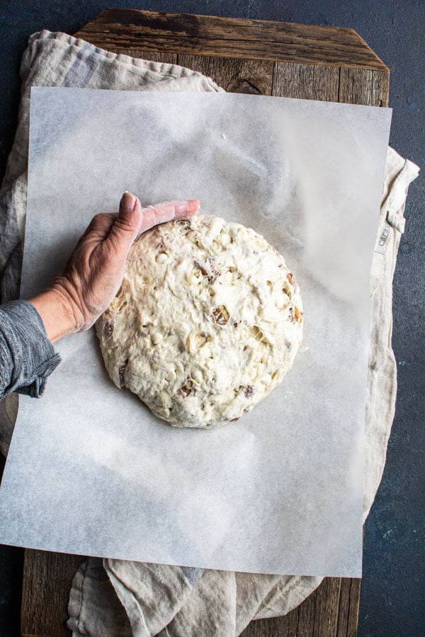 Hand forming round shaped dough